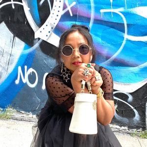 Meet your Posher, Mannica